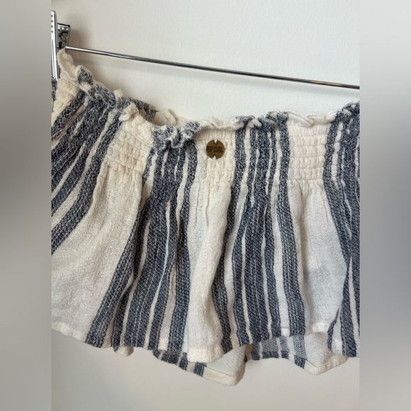 Rip curl Blue and White Seaside Striped Bandeau Top Size Medium - Picture 6 of 7